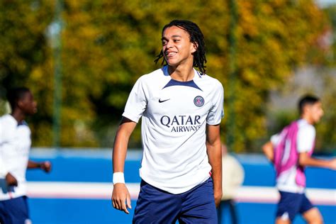 Psg Ethan Mbappé Aura T Il Les épaules Assez Solides —