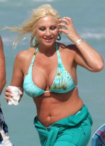 Linda Hogan Engaged The Hulksters Ex To Marry 21 Year Old Bleacher