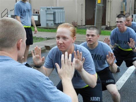 Soldiers Prepare For New Army Physical Fitness Test Article The
