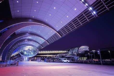 فرودگاه دبی، مهم ترین فرودگاه امارات متحده عربی ایوار