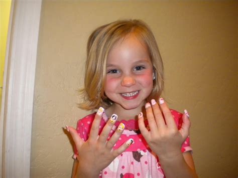 Short White Acrylic Nails For Kids This Looks Amazing As Long Acrylic