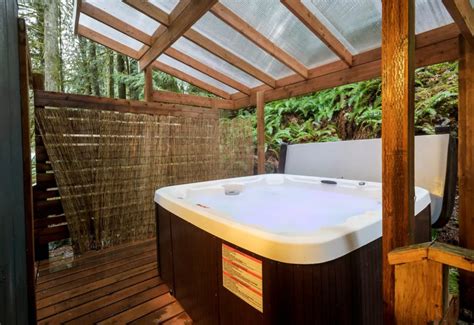 22 Hot Tub Privacy Ideas For Every Budget 2022