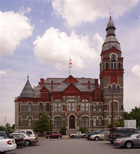 Pulaski County Courthouse At 405 Markham Street In The Heart Of