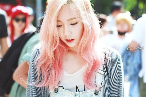 All Of Taeyeons Two Toned Hair Colors Done Over The Past 10 Years