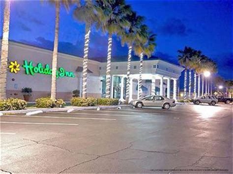 Hampton inn cocoa beach is easy to access from the airport. $219 | 4 Days 3 Nights | Holiday Inn | Cocoa Beach ...