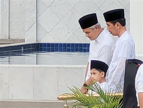 Jokowi Ganjar And Gibran Salat Jumat Di Masjid Raya Sheikh Zayed Solo Jateng