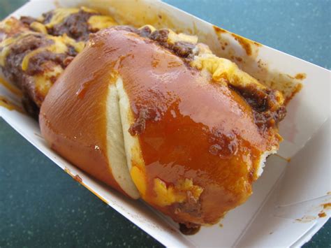 Review Sonic Chili Cheese Pretzel Dog Brand Eating