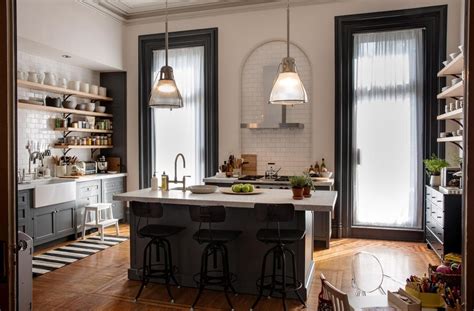 Tour The Set Of Nancy Meyers S Film The Intern Style At Home