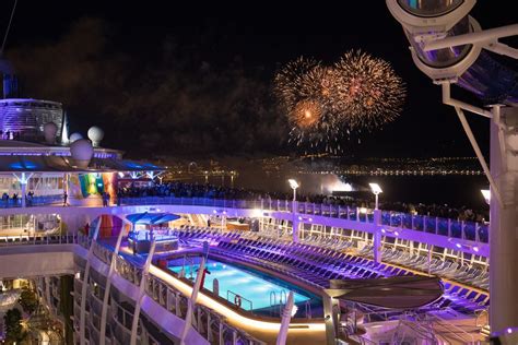 The Craziest Activities Aboard The Symphony Of The Seas The Worlds