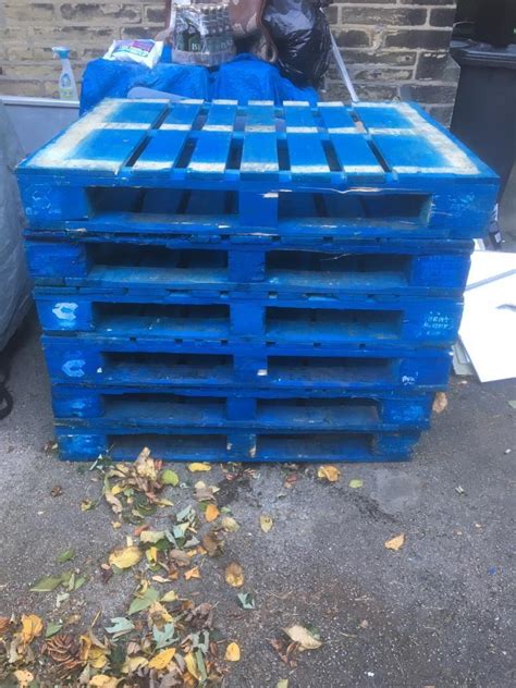 Blue Pallets For Sale £5 Each In Bradford West Yorkshire Gumtree