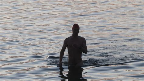 Thousands Strip Off For The Dark Mofo Nude Solstice Swim The Mercury