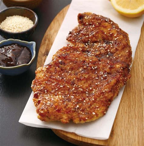 You can now satisfy your craving of the. Hot Star Large Fried Chicken just opened a new Toronto ...