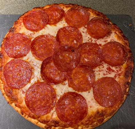 Review Kirkland Signature Pepperoni Pizza From Costco Frozen Vrogue