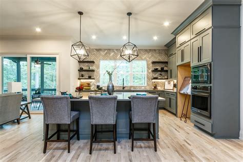 Tour the most inspiring interiors, browse colorful home decor, and stay up to date on the latest trends in interior decorating. 2019 Home Design Trends - New Homes & Ideas