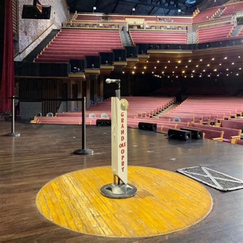 How To Tour The Grand Ole Opry Ryman Vs Opry House Lincoln Travel Co