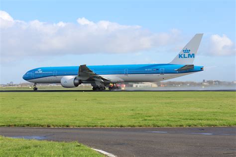 Boeing 777 300 Klm Ph Bvu Photos Pinkfroot