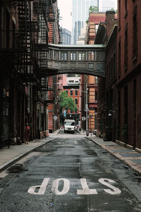 27 City Street Pictures Download Free Images On Unsplash
