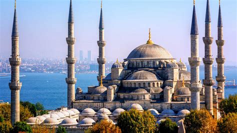 Голубая мечеть или Султанахмет в Стамбуле жемчужина города фото
