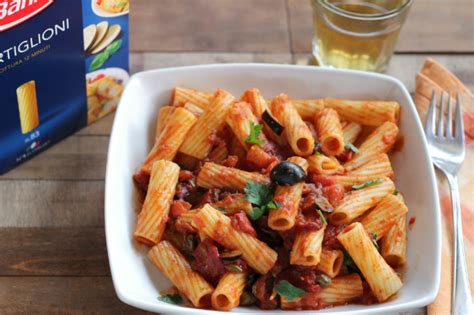 Tortiglioni Alla Puttanesca Receta