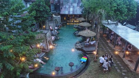 Ubud Nightlife Discover Ubud At Night Balispirit Bali Resort Bali Pool Pool Resort
