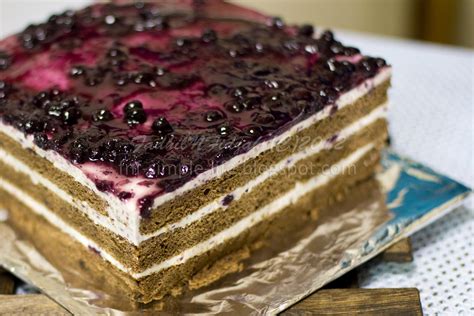 Red velvet cake available in round shape 9 & 7. ...FnF Simple Life...: Kek Blueberry Tiramisu