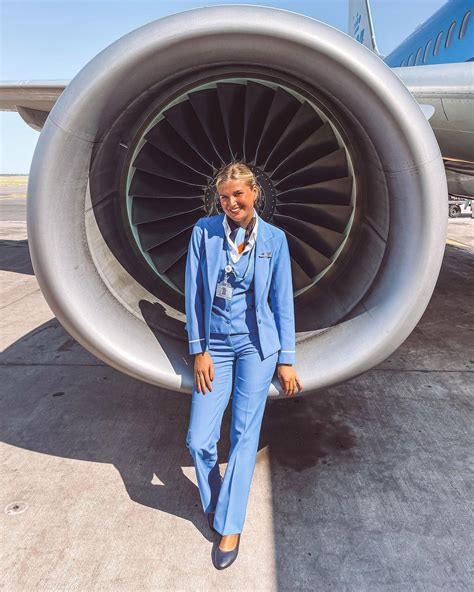 Flight Attendant Shares The 10 Travel Tips Everyone Should Know