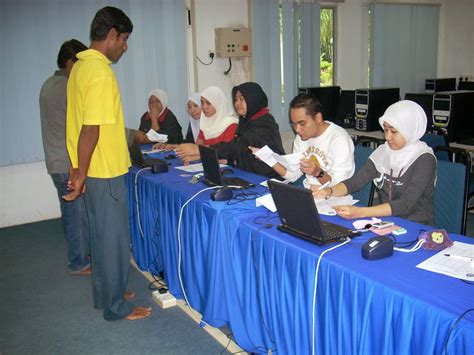 Selamat datang ke harrassha homestay 2 felcra seberang perak changkat lada kg gajah,perak. Cinta Pada Yang Satu: KOLEJ FELCRA...