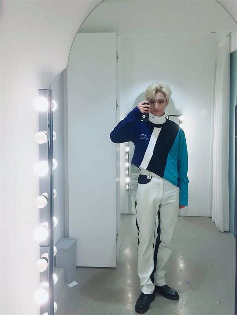Ateez Seonghwa Miroir Selfie Fond D Cran De T L Phone Hd Pxfuel
