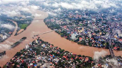 Kerala Floods Army To Vaniyampuzha For Rescue Operation To Save 200