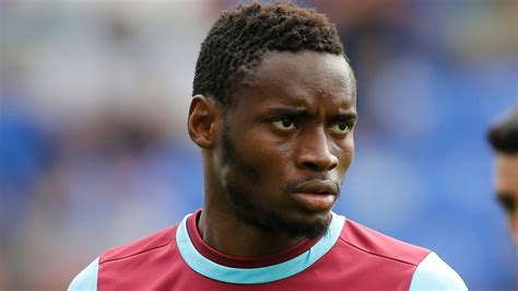 West Ham Striker Diafra Sakho Arrested Over Threats To Kill And Witness Intimidation Itv News