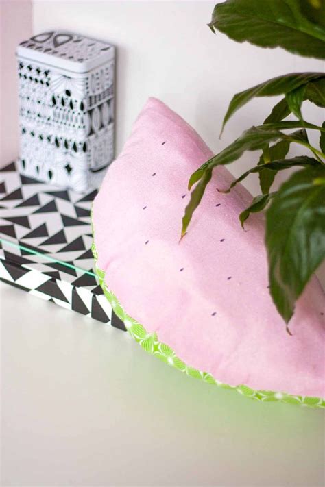 How To Make A Watermelon Throw Pillow Throw Pillows Watermelon Diy