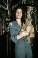 Sigourney Weaver | Sigourney weaver, Alien sigourney weaver, Aliens movie