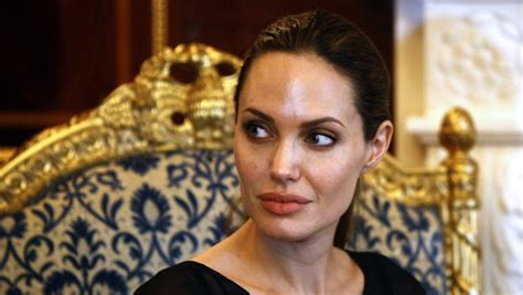Angelina Jolies Aunt Dies Of Breast Cancer