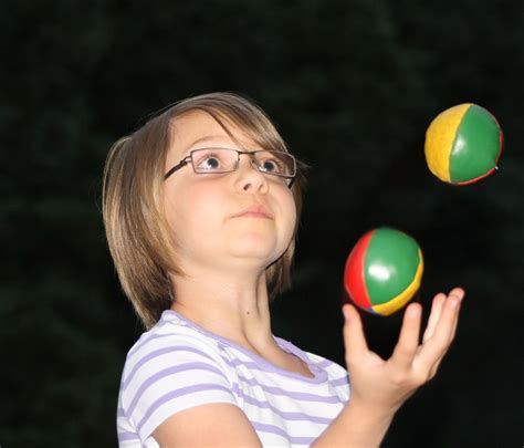 jonglieren foto and bild kinder kinder im schulalter menschen bilder auf fotocommunity
