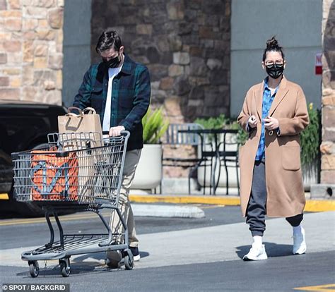 Olivia Munn Keeps It Casual As She Goes Grocery Shopping With John