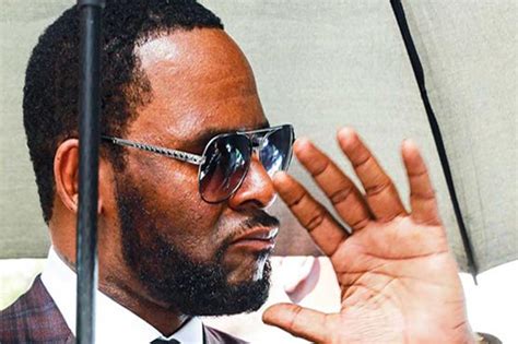 r kelly pleads not guilty to bribery charge linked to wedding entertainment dunya news