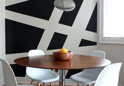 Paint can be virtually impossible to get out of upholstered fabrics, so it's a good idea to safeguard your furniture even if you think it's a safe distance. Cool Painting Ideas That Turn Walls And Ceilings Into A Statement | Dekorative wandmalereien ...