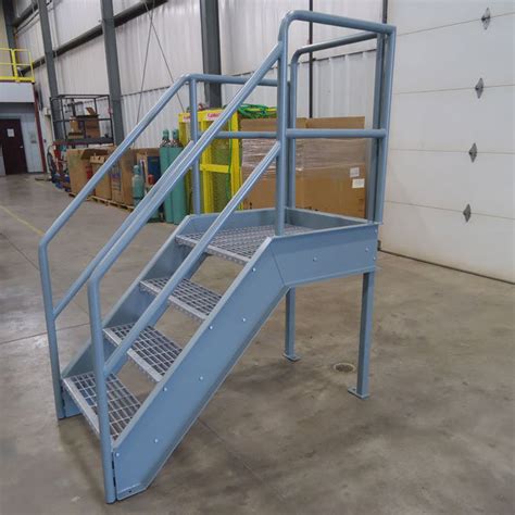 Hot DIP Galvanized Metal Outdoor Stairs With Nosing China Metal