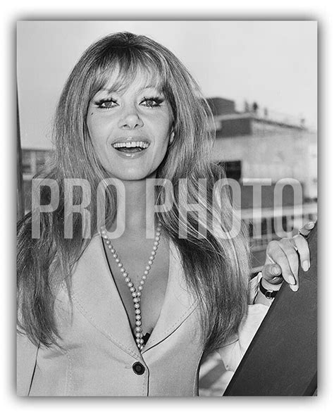 Rare Ingrid Pitt Radiant Smile Sexy Hammer Glamour Busty Cleavage Press