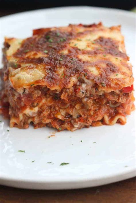 classic italian lasagna tastes scratch