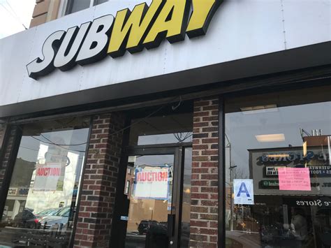 Subway Is Closing Another 500 Stores Heres Why Business Insider India