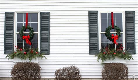 This will prevent any damage to your house. Winter Window Boxes {Lowe's Creative Ideas} | Just a Girl Blog