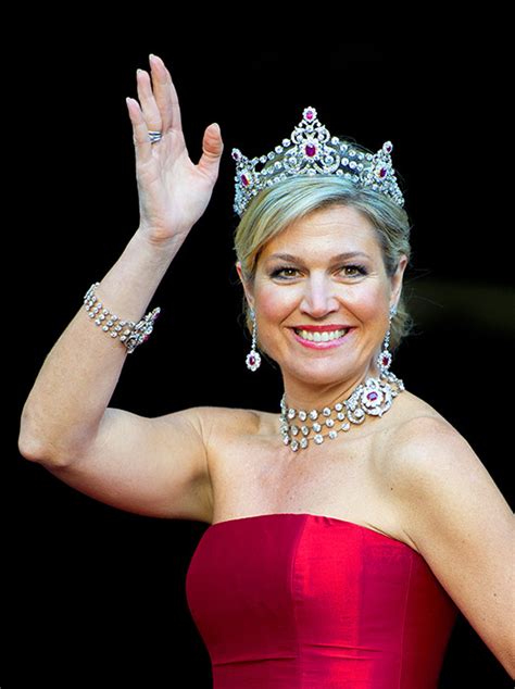 Queen is freddie mercury, brian may, roger taylor and john deacon and they play rock. Queen Maxima of the Netherlands wows in a scarlet gown