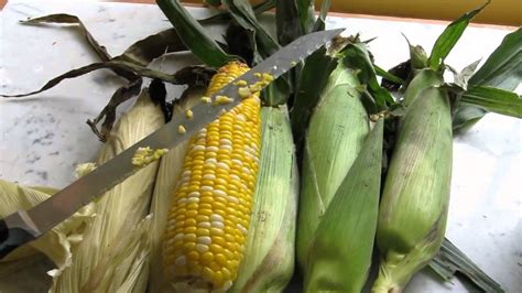 Best Way To Cut Corn Off The Cob Quick And Easy START At 2 00 Min