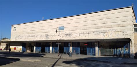 Roma Ripulita La Facciata Della Stazione Di Lido Centro Roma ATAC