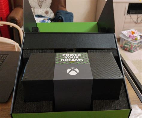 Primer Vistazo Y Unboxing A La Consola Xbox Series X Surtido