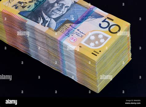 Moneda apilados A veinte mil dólares australianos en billetes de Fotografía de stock
