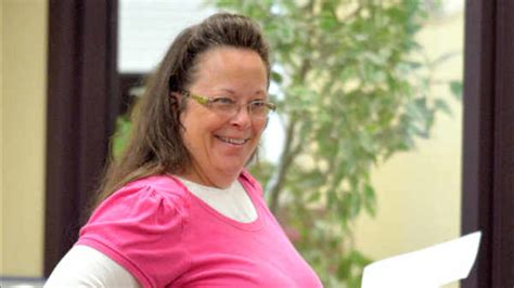 Despite Court Ruling Kentucky Clerk Again Refuses To Grant Same Sex Marriage Licenses Abc7