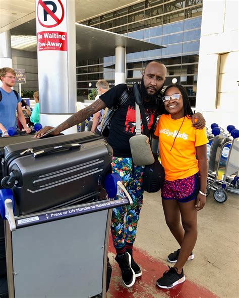 Popularly known as 'the raverend' shaffie weru talks about his lifestyle, the day he had to dress up in adelle onyango's clothes. Shaffie: I Wasn't Prepared For A Kid At 23 Years Old - Naibuzz