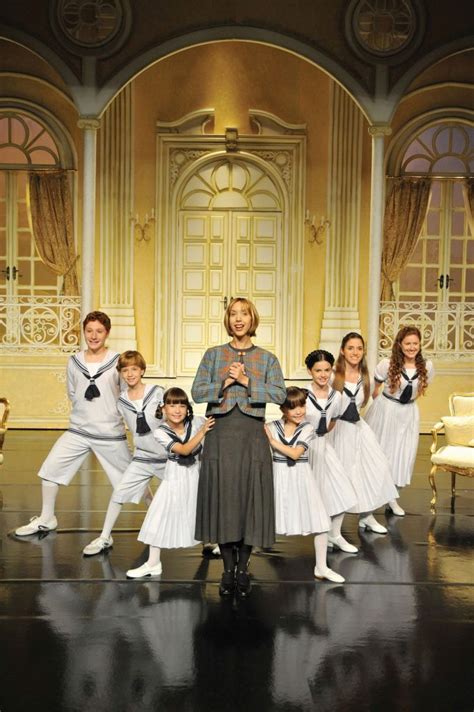 O noviço rebelde is a 1997 brazilian comedy film written, produced and starring by renato aragão. A Noviça Rebelde (2008) - Möeller e Botelho